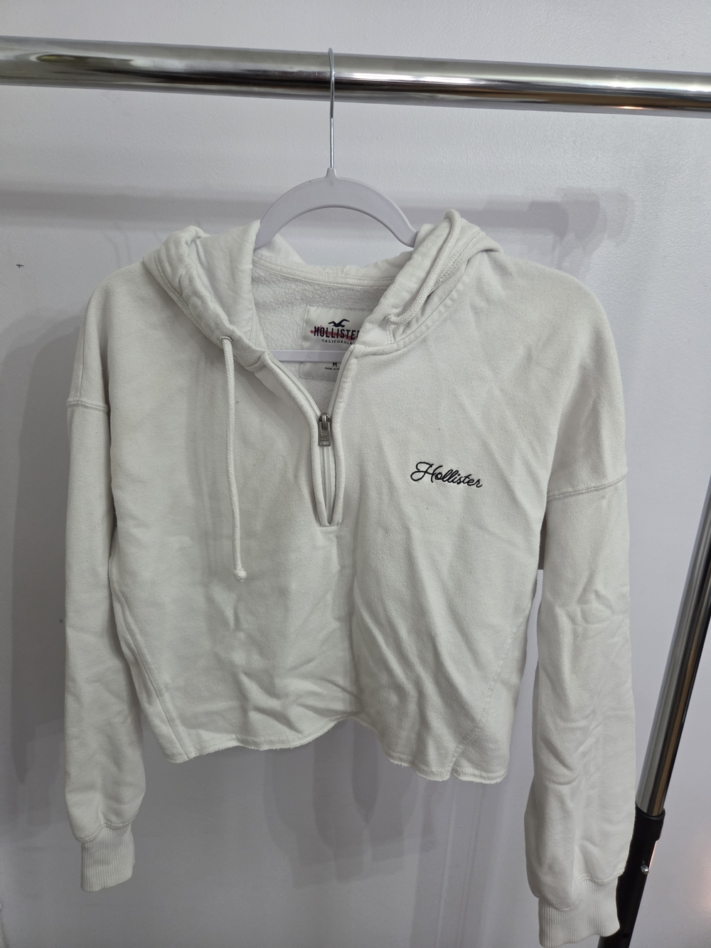 Hollister Women's Cream Half-Zip Cropped Hoodie